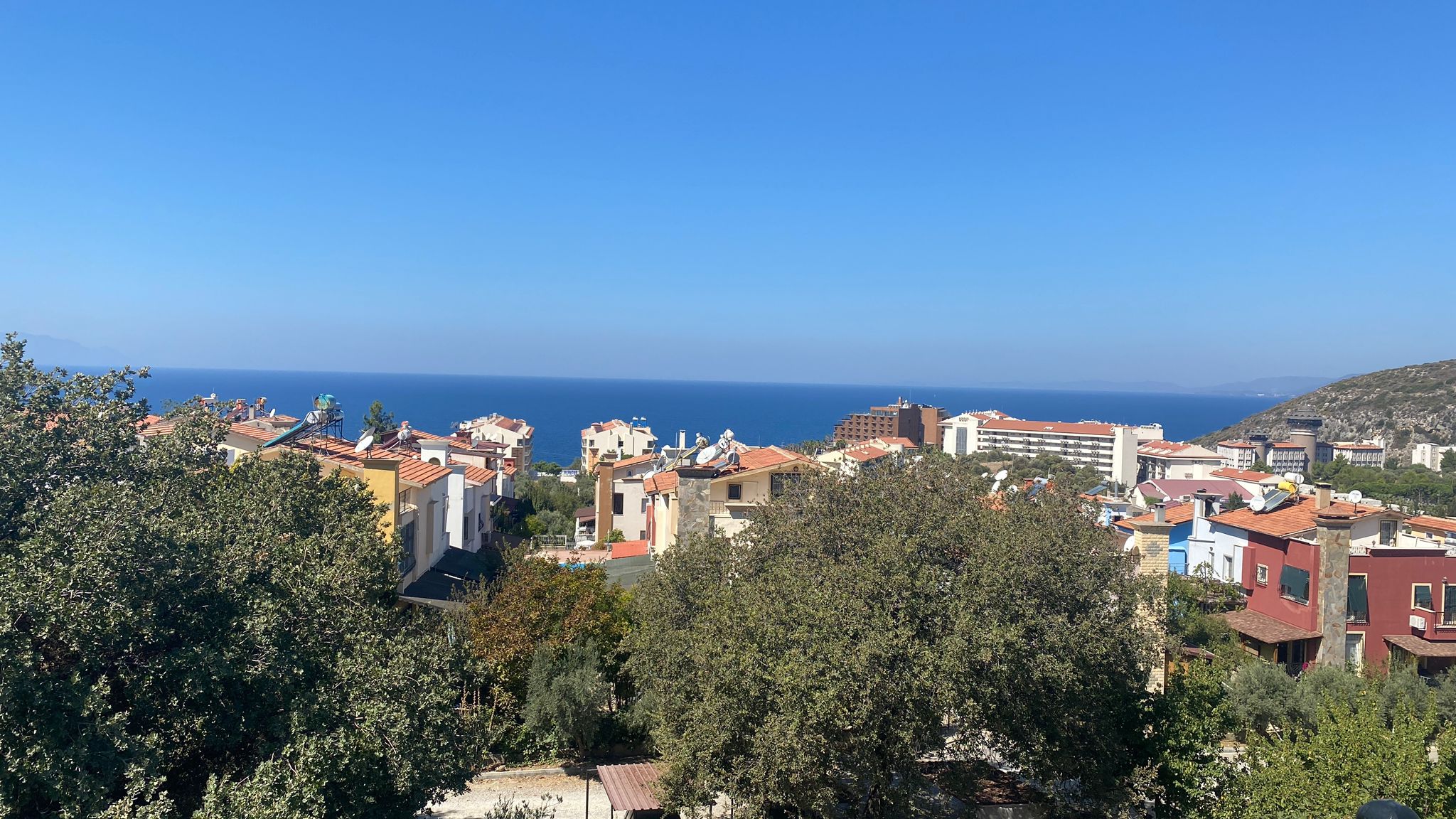 4+1 SEA VIEW VILLA FOR SALE IN KUŞADASI BAYRAKLIDEDE NEIGHBORHOOD