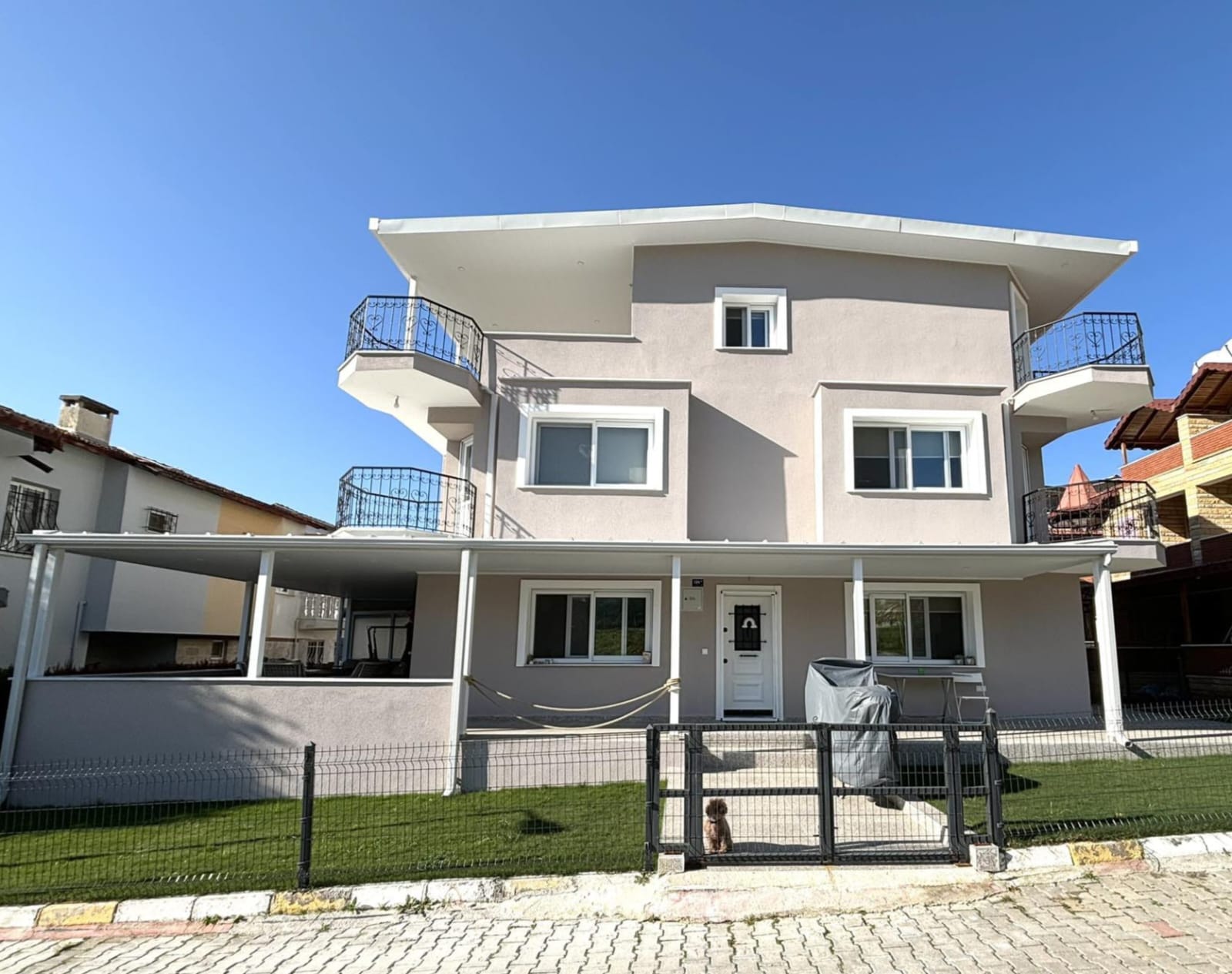 4+1 villa for sale in Kuşadası Bayraklıdede Kuştur area
