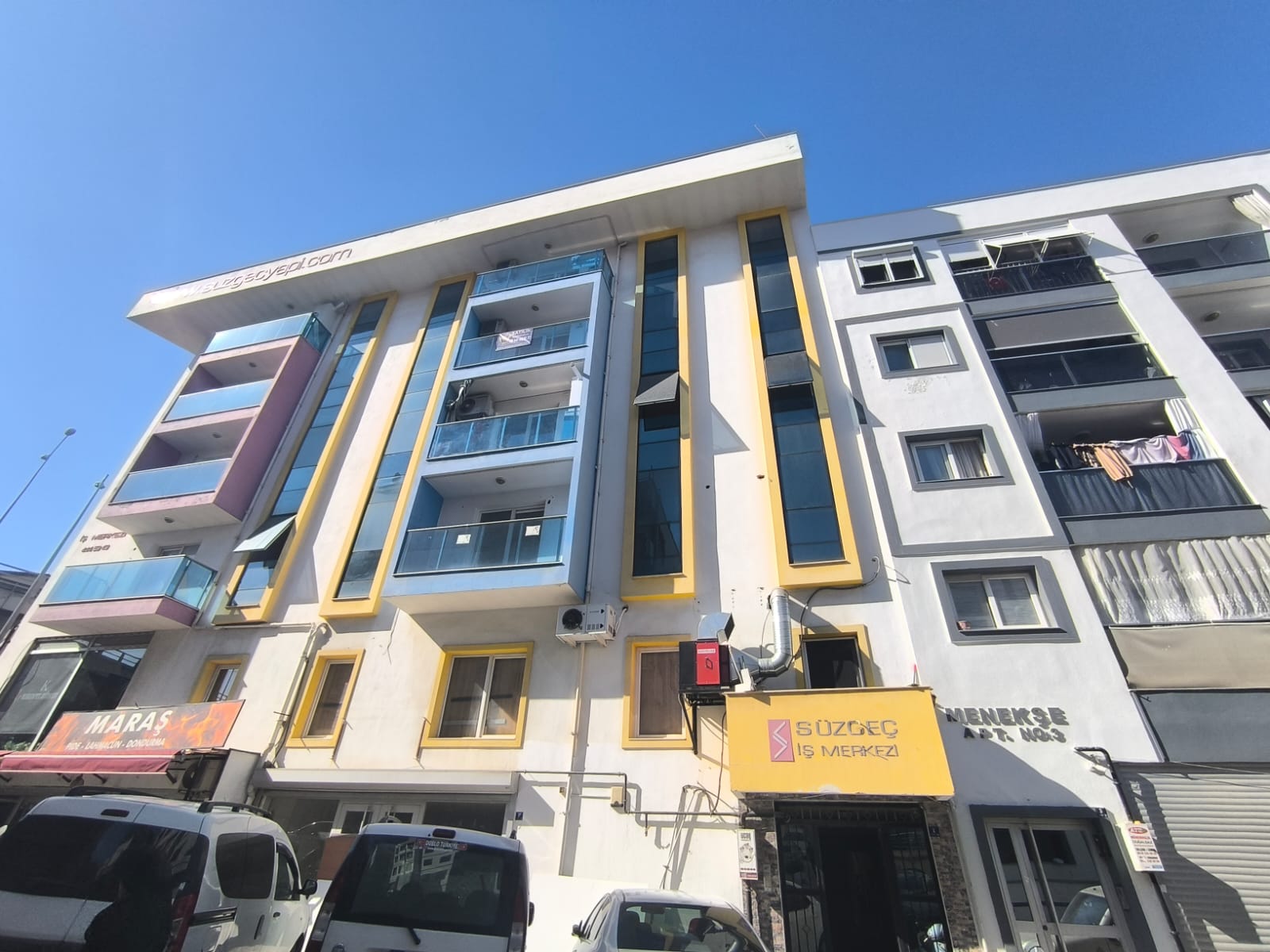 KUŞADASI İKİÇEŞMELİK MAHALLESİNDE 2+1 SATILIK DAİRE.