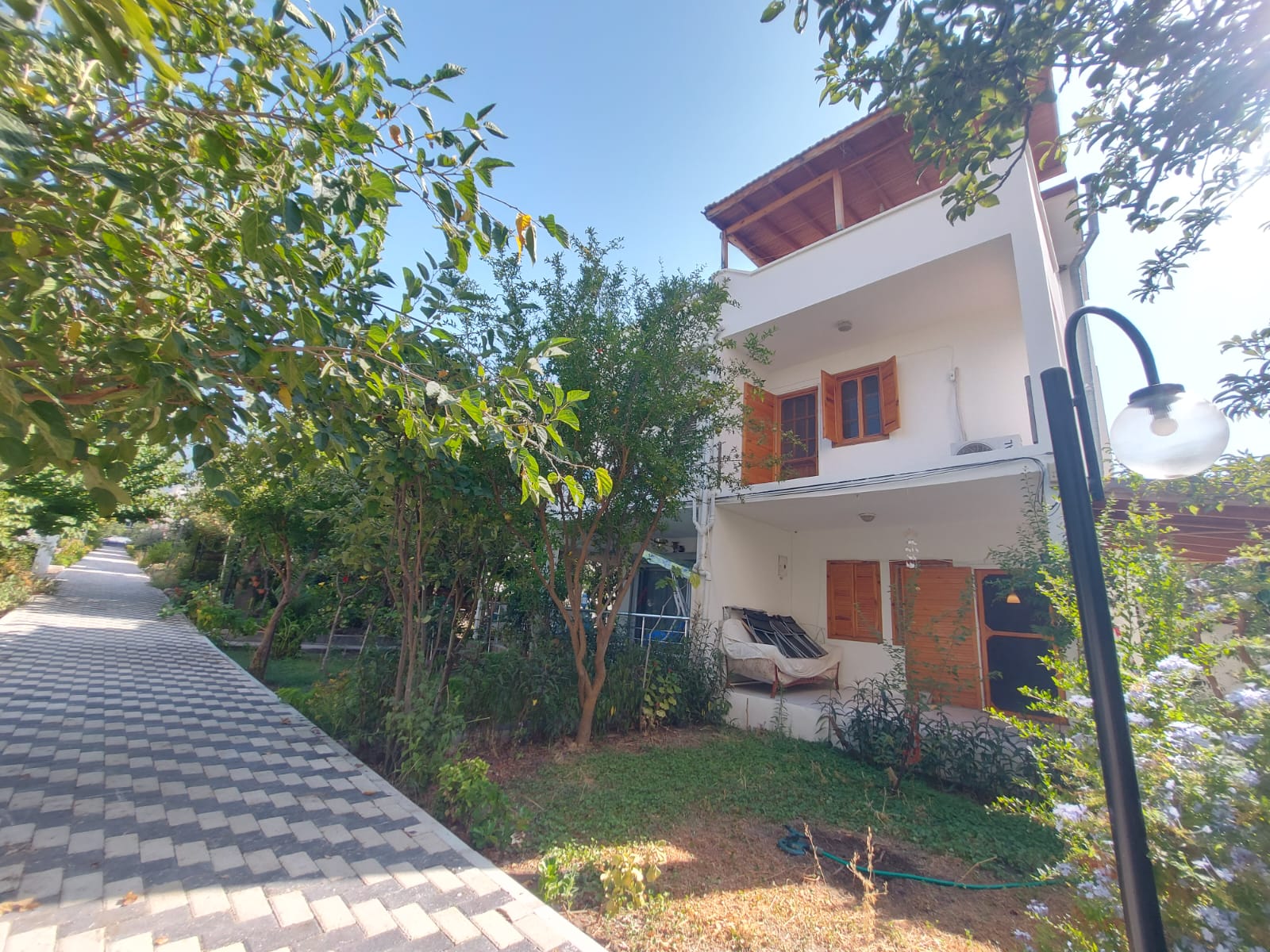 Kuşadası Güzelçamlı'da Denize 50 m Köşe Konum Yazlık