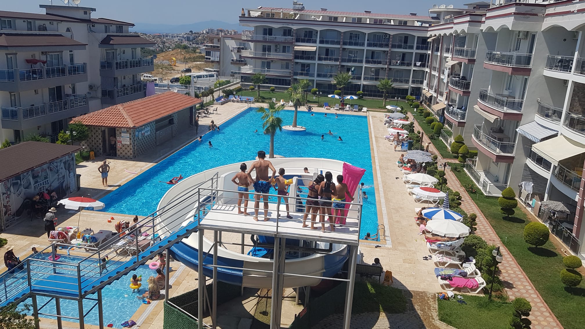 KUŞADASI DEĞİRMENDERE MAHALLESİNDE DENİZ MANZARALI 3+1 DAİRE.