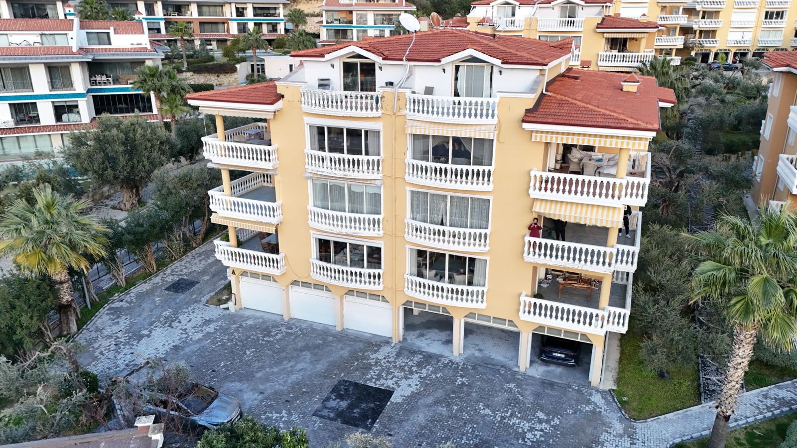 KUŞADASI MARİNA MEVKİİNDE 3+1 MANZARALI DAİRE.